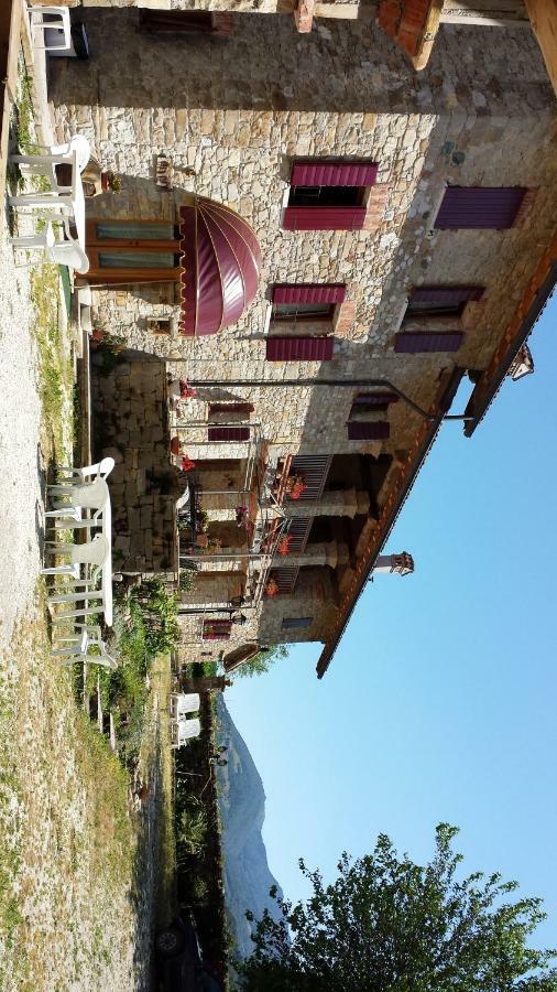 Gasthaus Agriturismo Casteldardo Trichiana Exterior foto